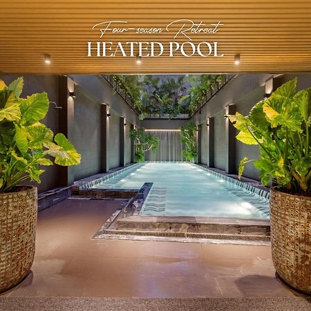 La Siesta Classic Hang Thung Hanoi Exteriör bild The heated pool at the hotel