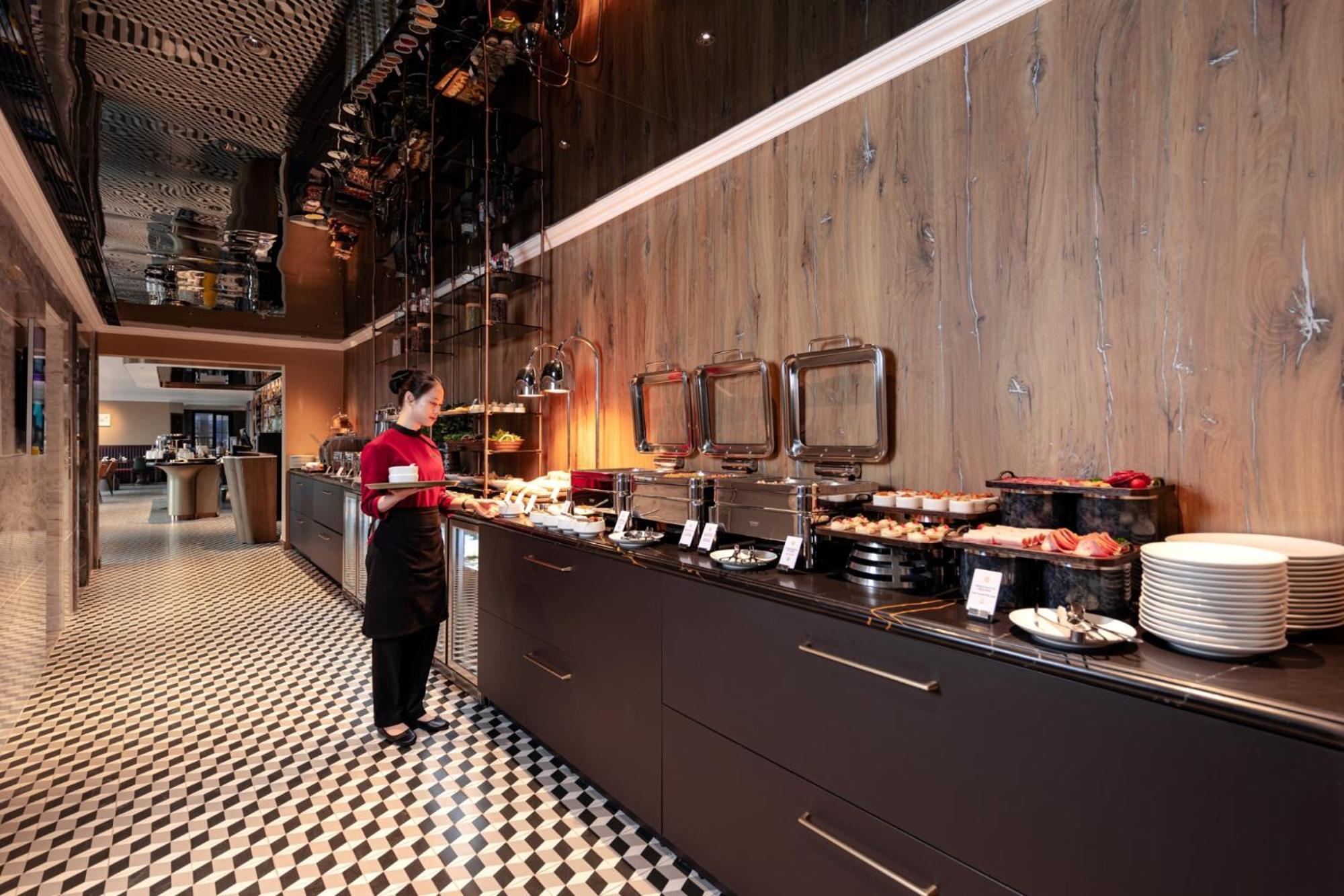 La Siesta Classic Hang Thung Hanoi Exteriör bild The buffet at the lounge