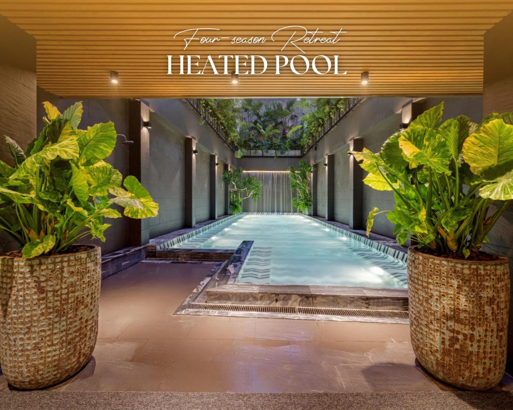 La Siesta Classic Hang Thung Hanoi Exteriör bild The heated pool at the hotel